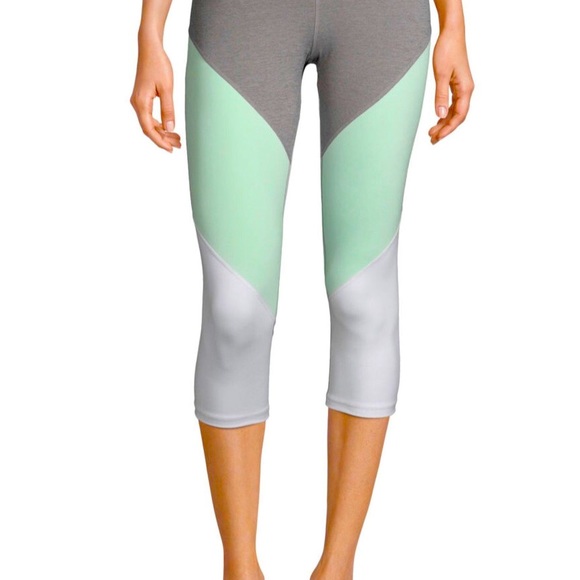 Capris - Picture 3 of 5